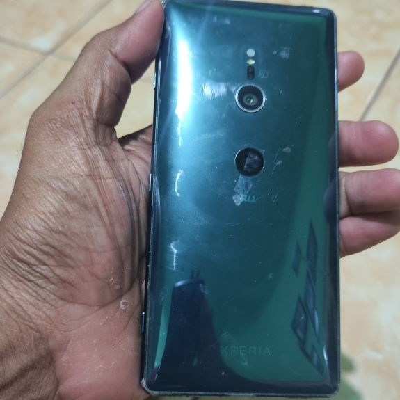 xperia xz2 au
