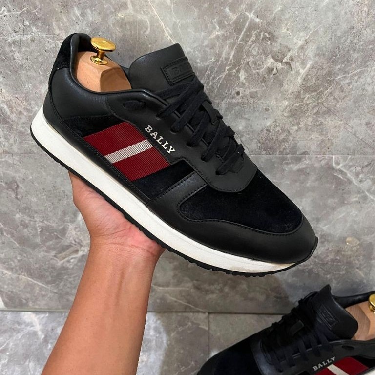 Sepatu Bally Size 41Ori Sneakers Casual Preloved Authentic Pria Wanita Putih Sport
