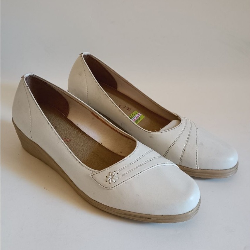 sepatu pantovel wanita VAVALI LISA-779 (UK36-40) (DEFECT KOTOR SEDIKIT)