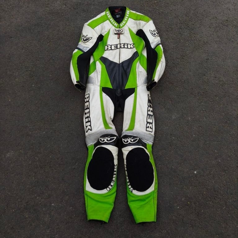 wearpack balap motor berik gp japan bekas bagus