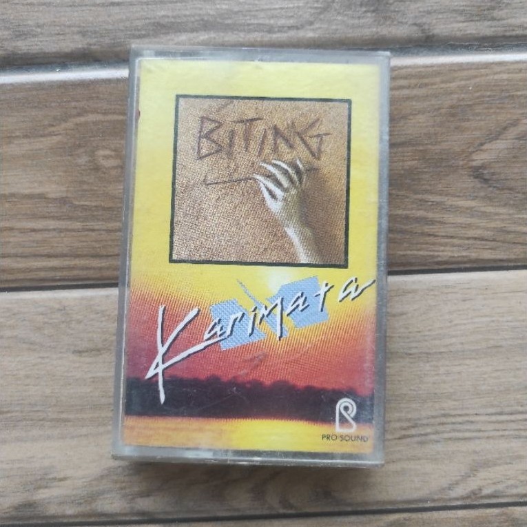 kaset pita KARIMATA "biting"