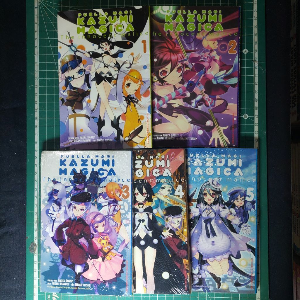 Komik Puella Magi Kazumi Magica 1-5 set tamat lengkap