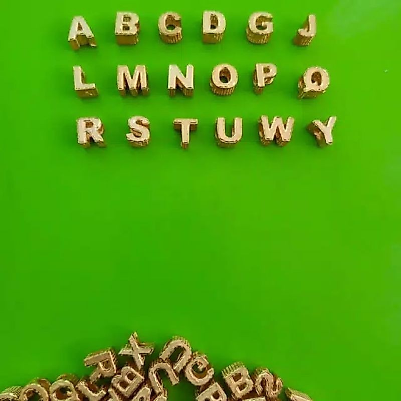 Charm Liontin mainan hiasan Gelang Huruf Balok BG (A-T)