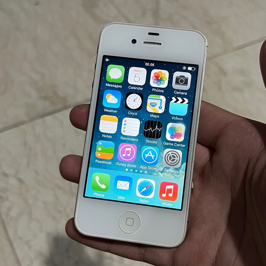 iPhone 4s 16GB anggap bahan - baca deskripsi