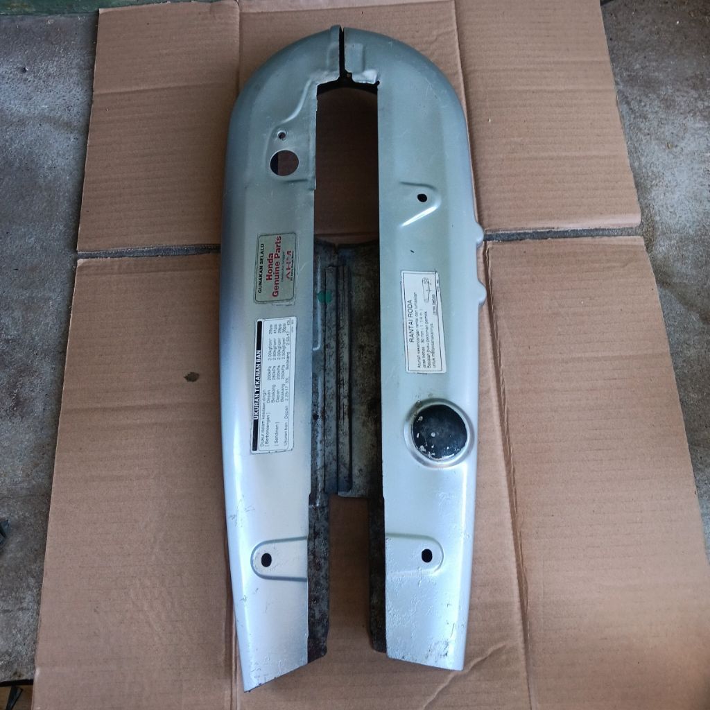 Ketengkas Tutup Cover Rantai Honda Kirana 125 Original