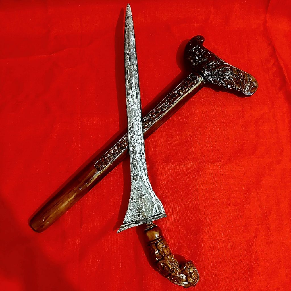 Keris madura sepuh Tus
