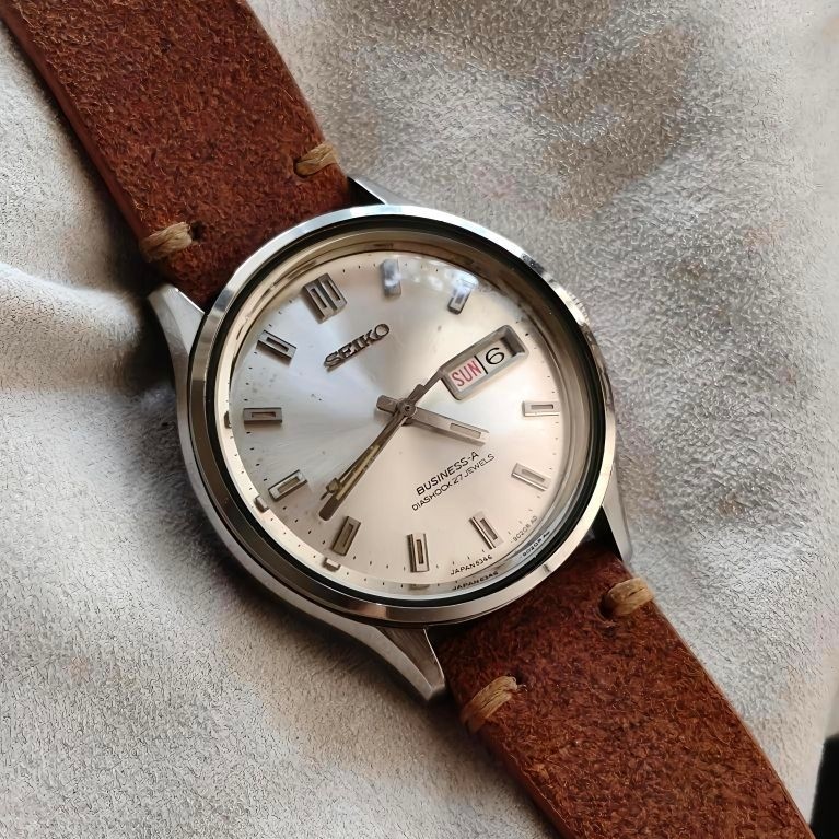 Vintage Watch SEIKO BUSINESS-A Silver Sunbrust Dial Ref. 8346-9000, Cal. 8346A, 27 Jewels