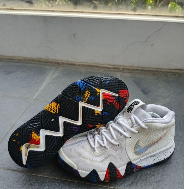 Sepatu Kyrie 4 NCAA Tournament Preloved (sz 42.5)