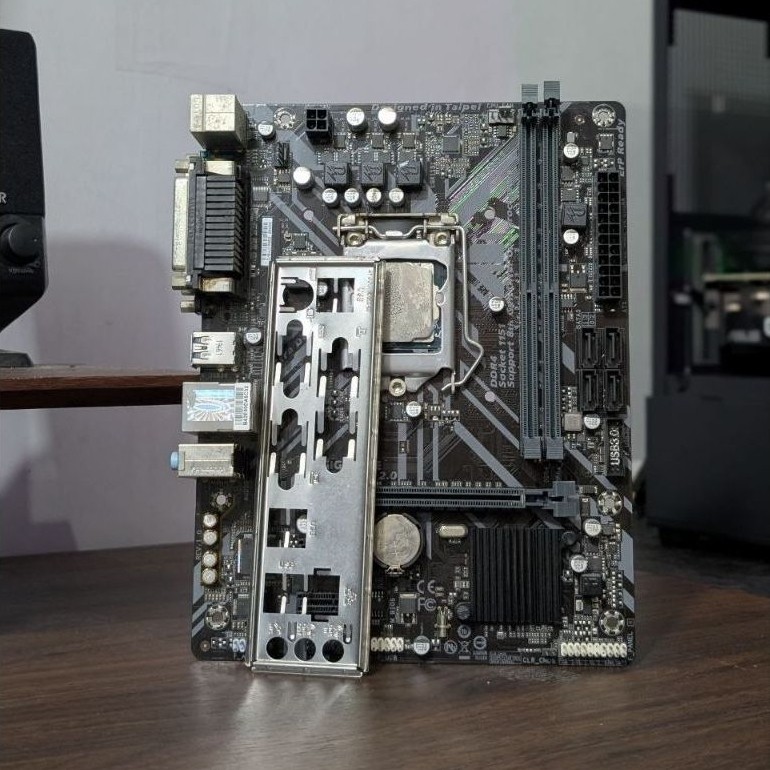 Intel Core I5 8600K + Gigabyte H310M