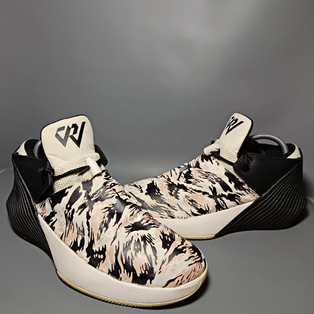 sepatu basket second jrdan why not zeroo 1 low size 44 insol 28 cm