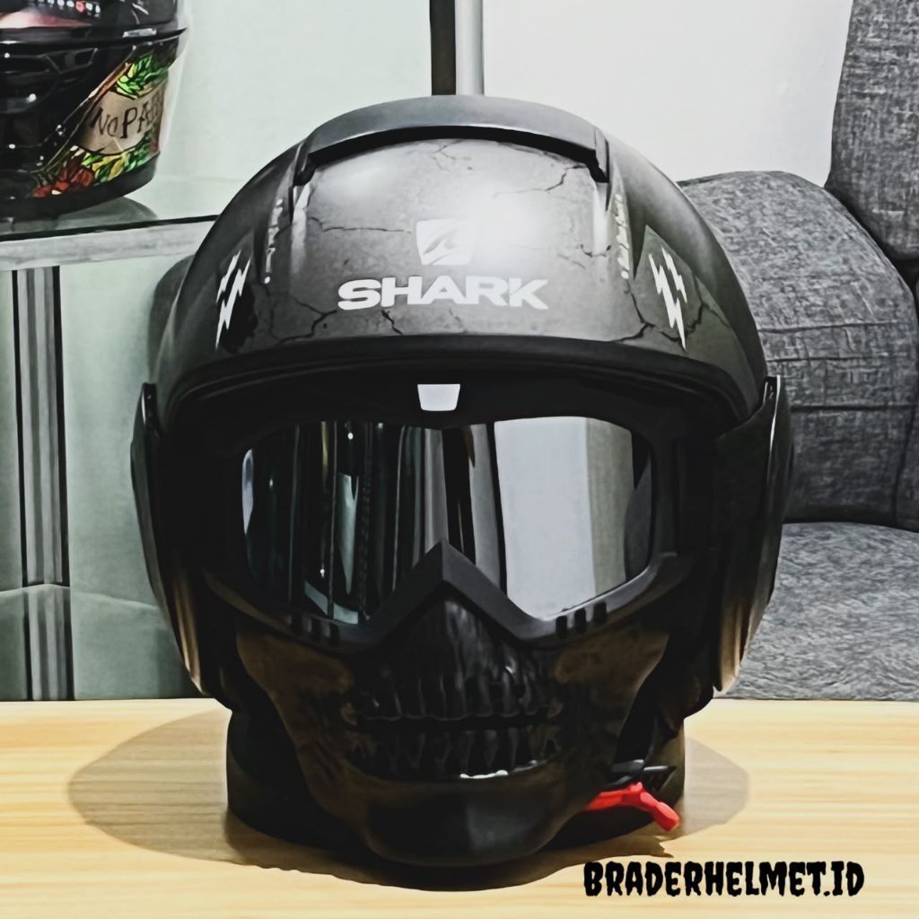 SHARK RAW DARK STREET