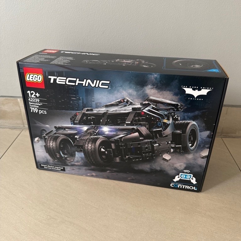 LEGO 42239 Technic Batmobile Tumbler
