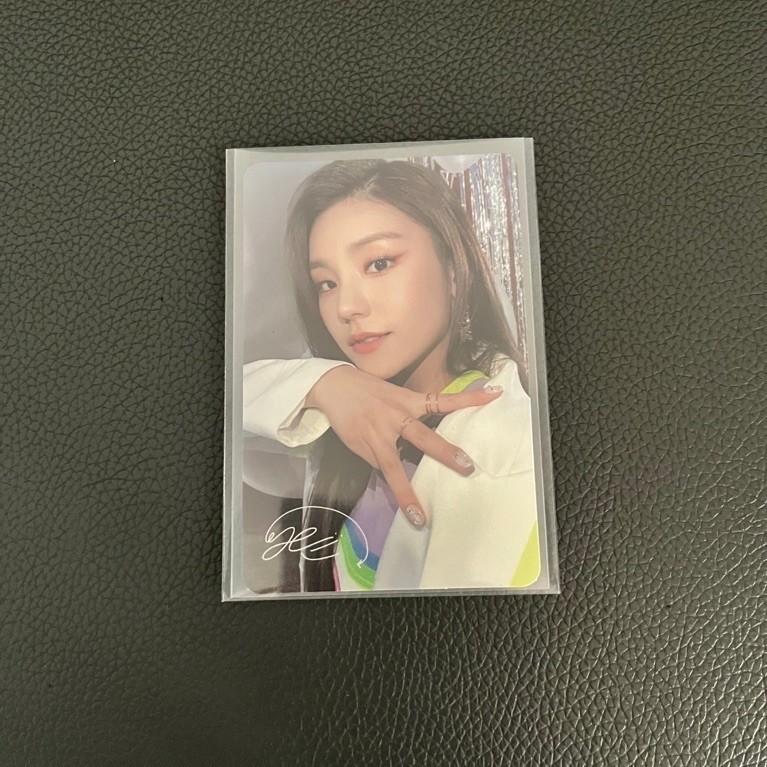 [RARE] ITZY YEJI PHOTOCARD PC WANNABE