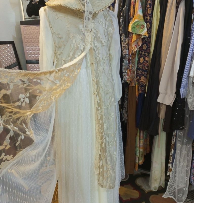 GAMIS DRESS PUTIH CREAM COKSU OUTER TILE BRUKAT MIX ORGANZA LEPAS PASANG