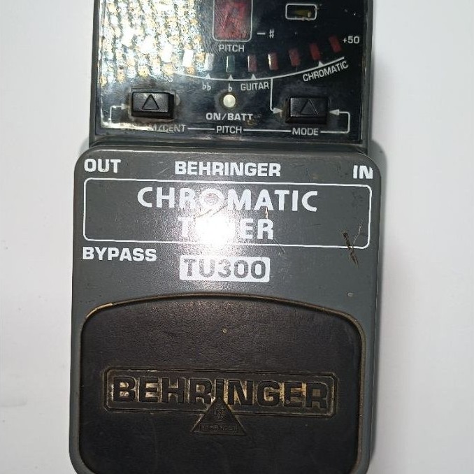PEDAL GITAR BEHRINGER TUNER CHROMATIC (TU-300)