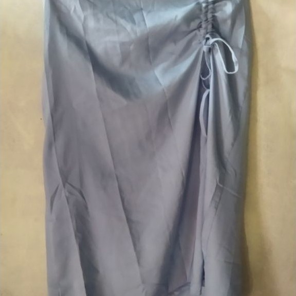 [CUCI GUDANG KILAT] Preloved Rok Serut Wanita Midi Skirt Korea Asimetris Mulus Baby Blue