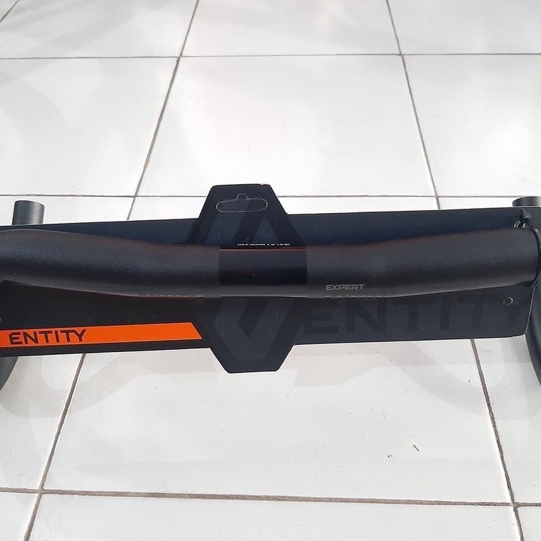 Handlebar Entity expert . Dropbar Entity expert 31.8mm 400mm