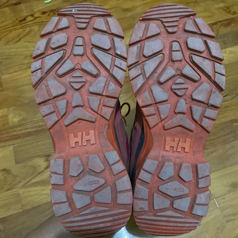sepatu outdoor Helly Hansen