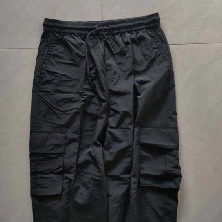 Celana Training Jogger Cargo Parasut SPAO Size L Original Second