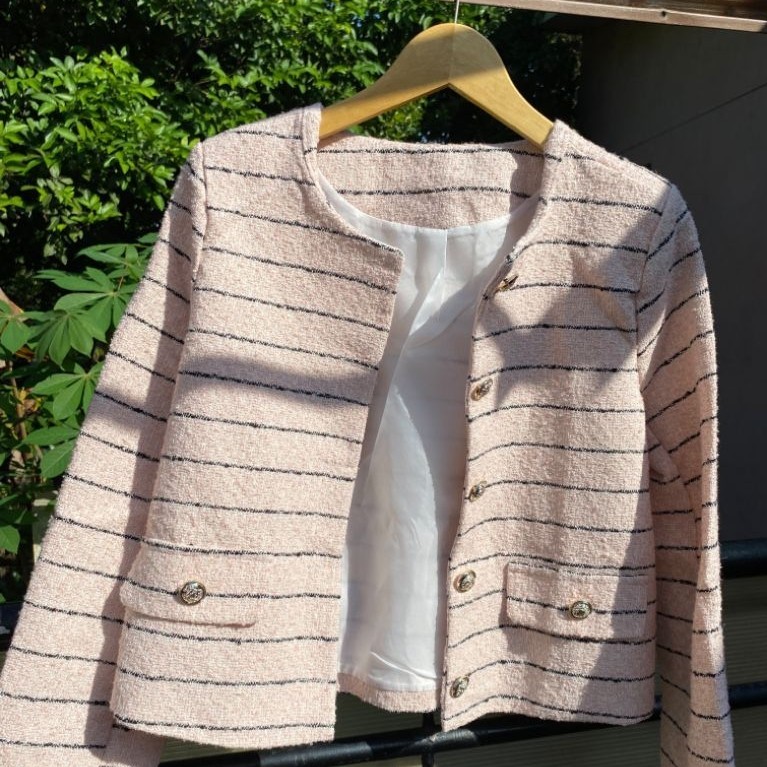Nafiara.id - Blazer import wanita dalaman furing warna pink dan putih