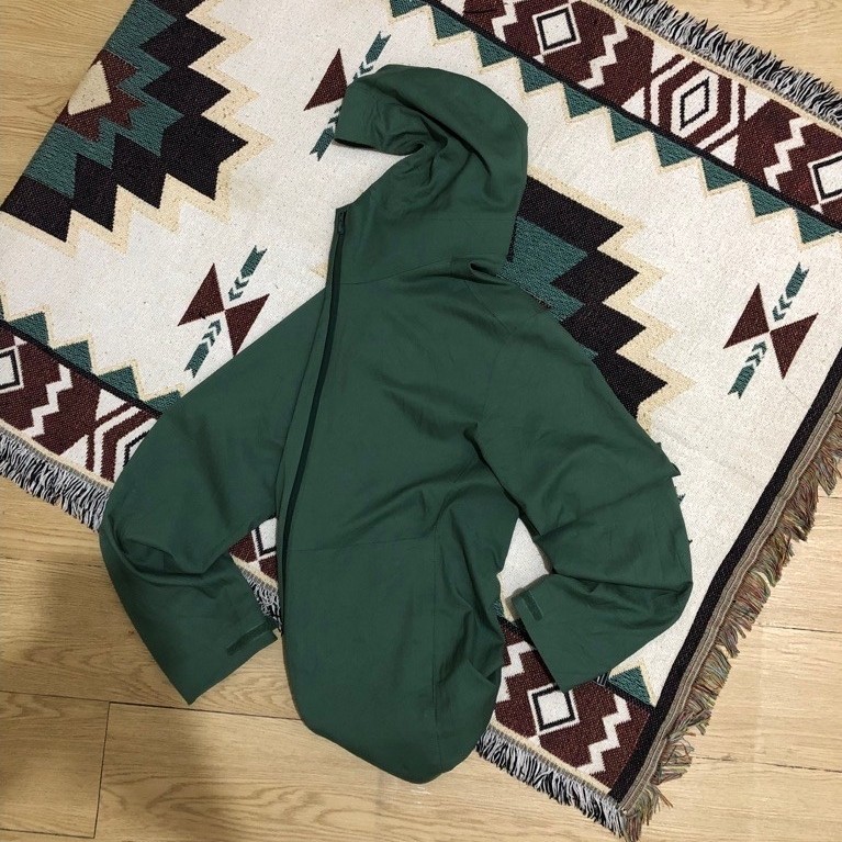 (HARGA NET / PAS) UNIQLO BLOCKTECH PARKA GREEN JAKET SIZE M-L USED / UNIQLO PARKA / UNIQLO UV / JAKE