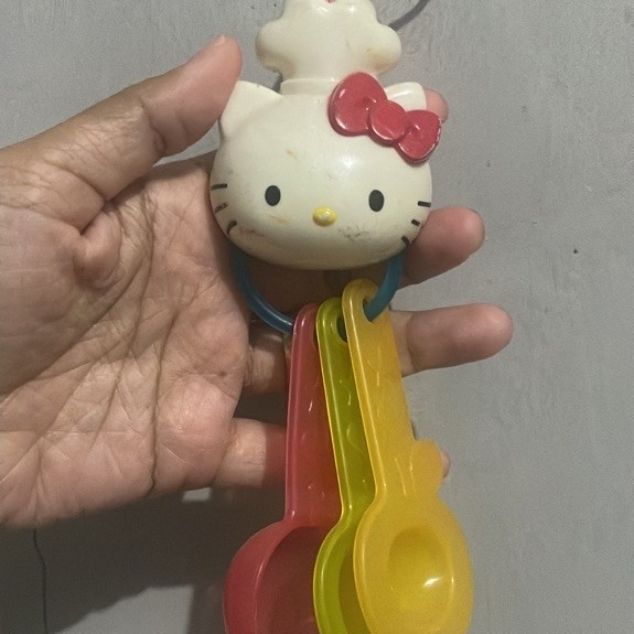 mainan sendok ukur sanrio preloved
