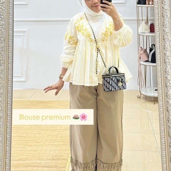 Blouse wanita premium warna krem motif bunga lengan panjang model peplum