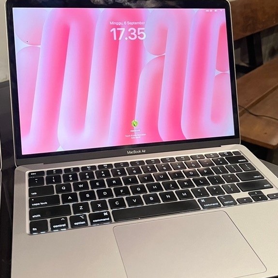 Macbook Air 2020 i5 8/512