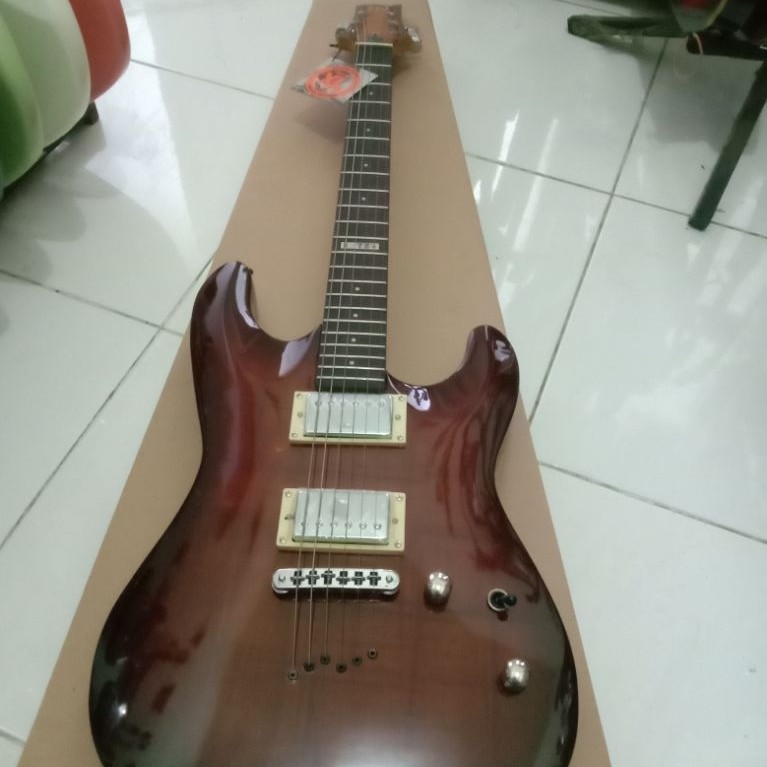 Gitar elektrik LTD