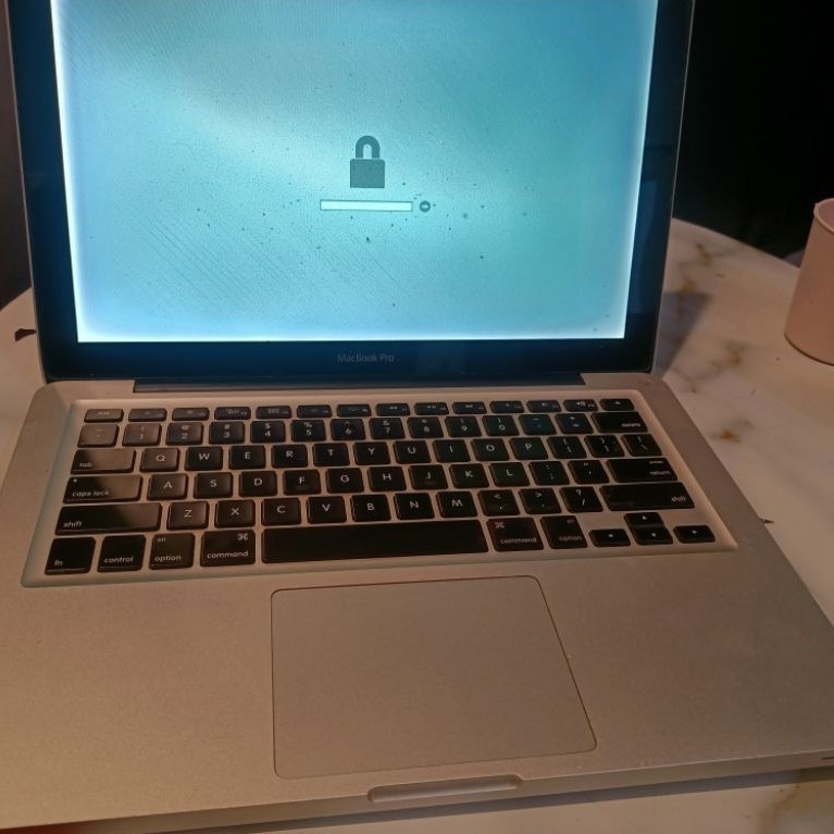 Macbook Pro 2011 Minusan Baca Iklan