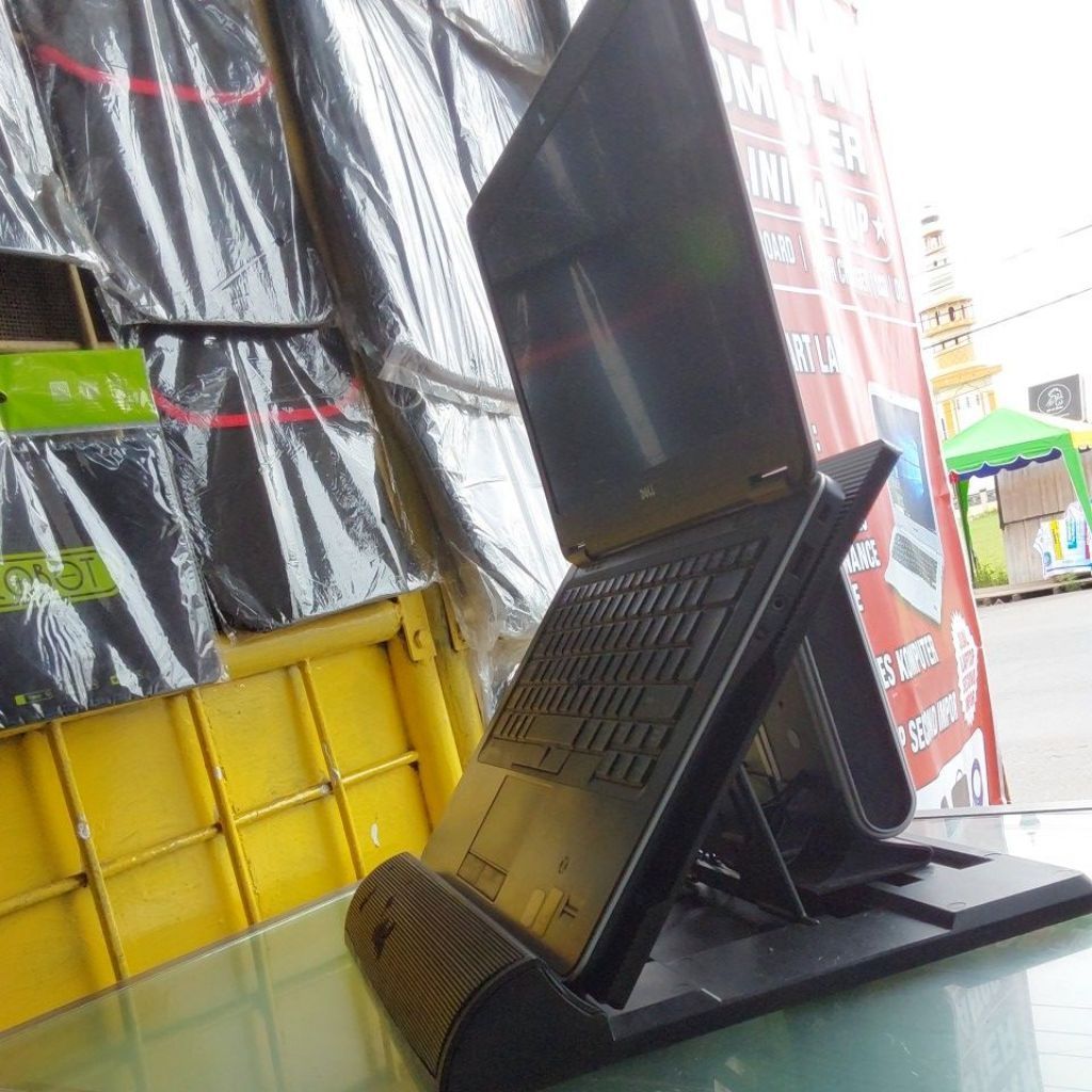 laptop dell e7440 i7 gen 4 8gb/256gb like new