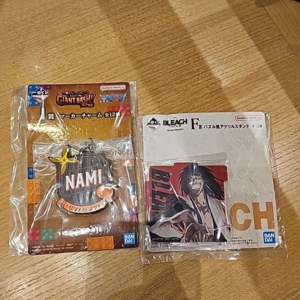 ichiban kuji merch one piece nami keychain, bleach zaraki kenpachi acrylic
