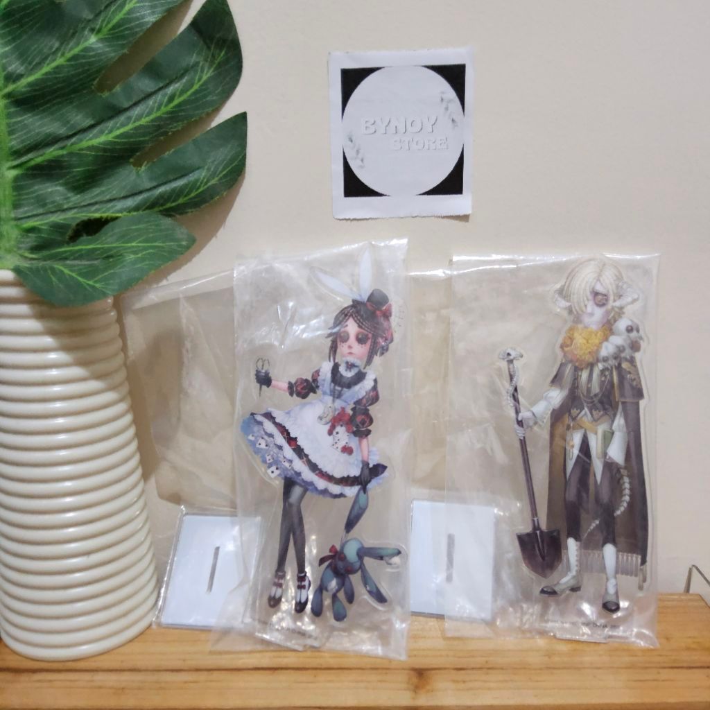 [Official] Identity V Official Acrylic Stand Gardener (Emma Woods) |  Seer (Eli Clark)