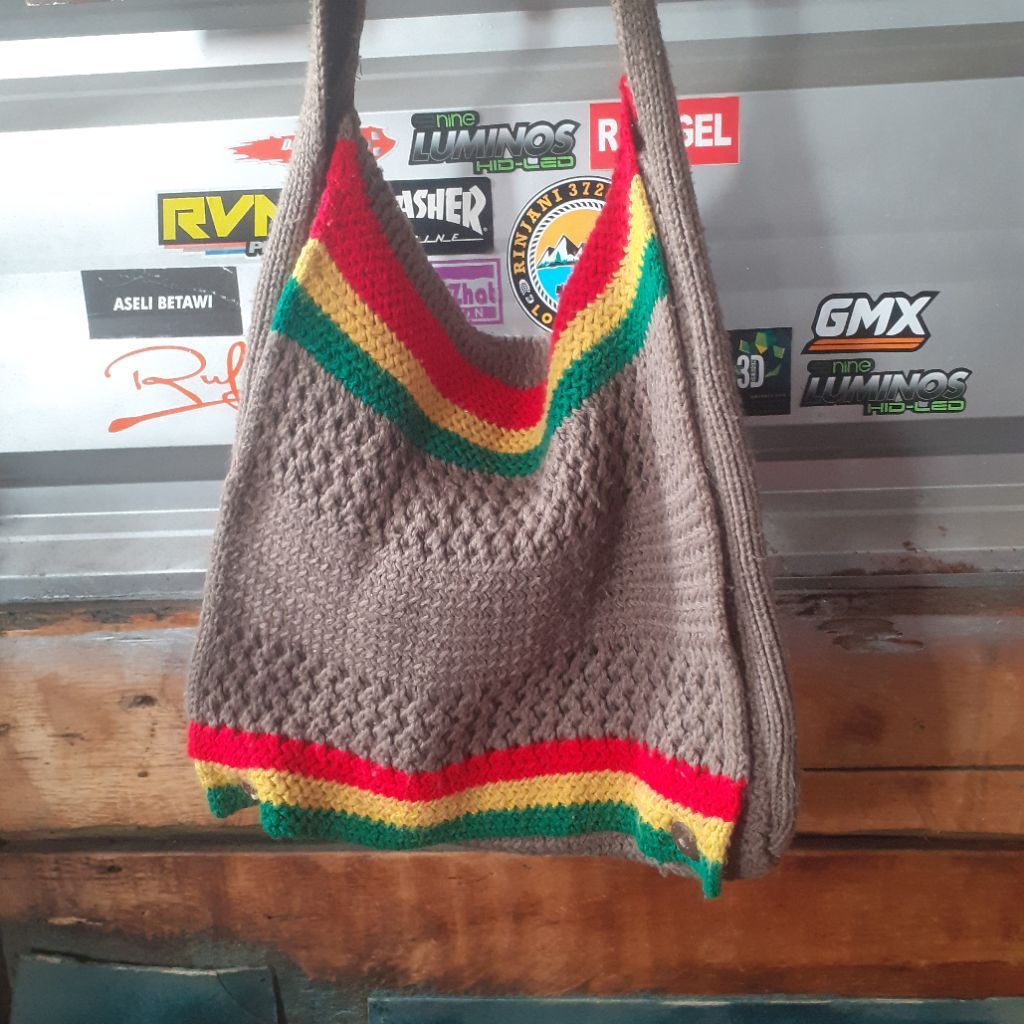 Tas Selempang Rajut Slingbag Unisex Reggae