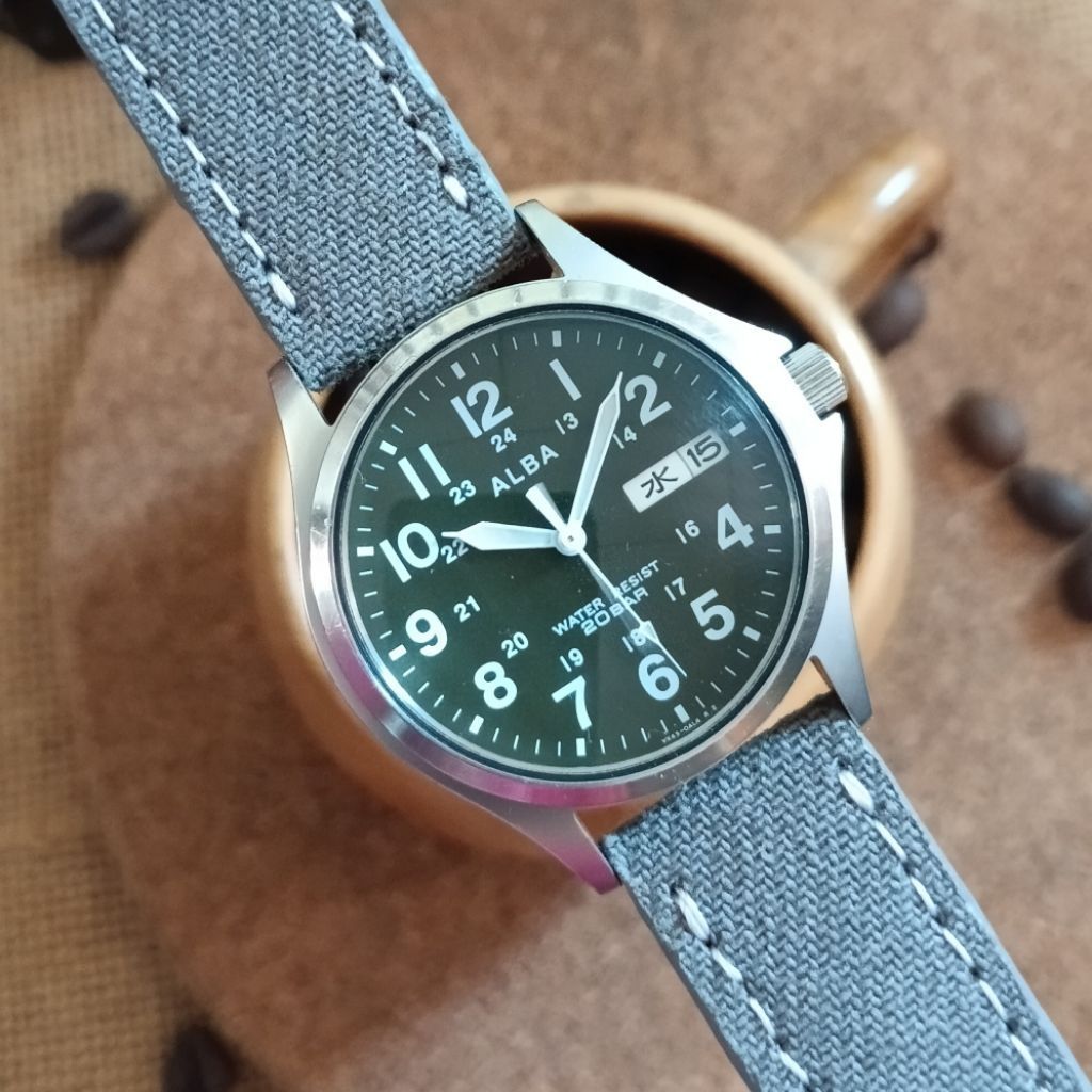 Jam Tangan Alba Field Military Dark Green Dial VX43 0AEo