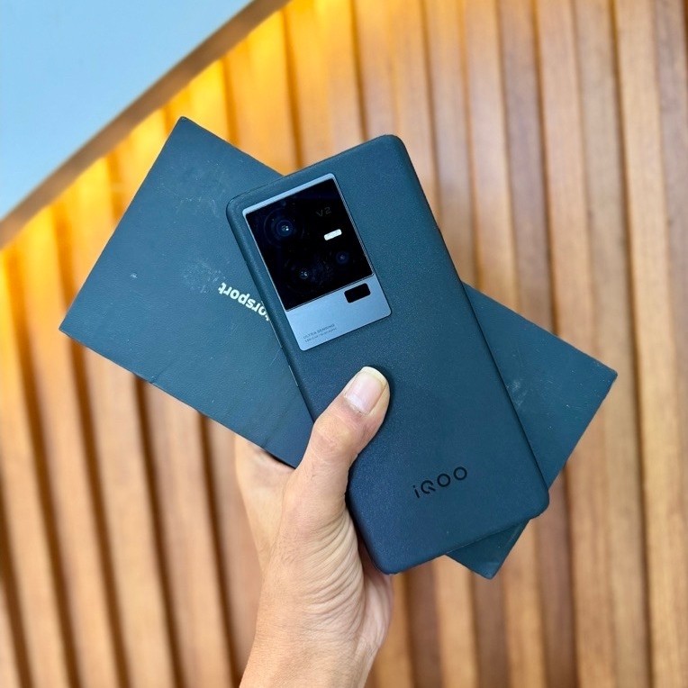 IQOO 11 16/256GB SECOND MULUS PEMAKAIAN