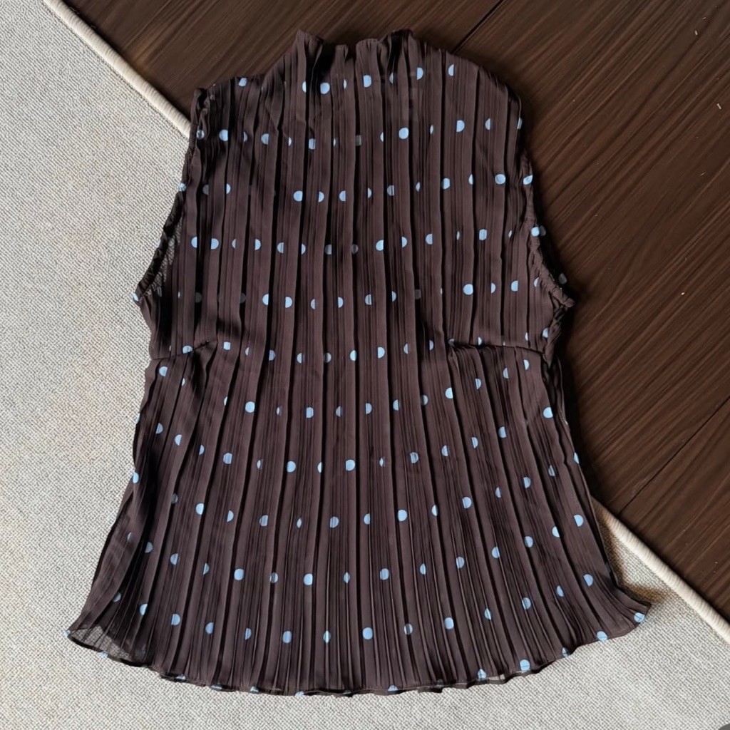 inner pleats by roetoe preloved