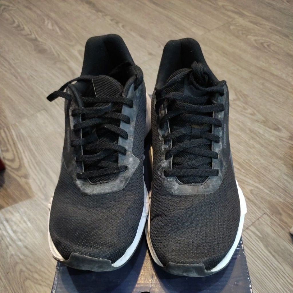 Sepatu R Lite Plus 2.0 Black FY1919 DEFFECT