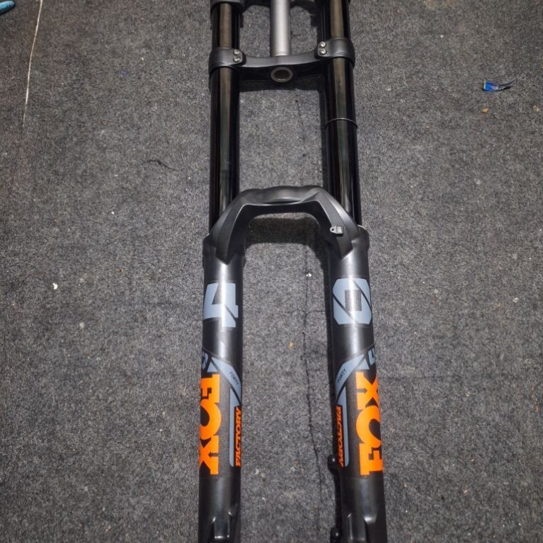 Fork Fox 40 Double Crown