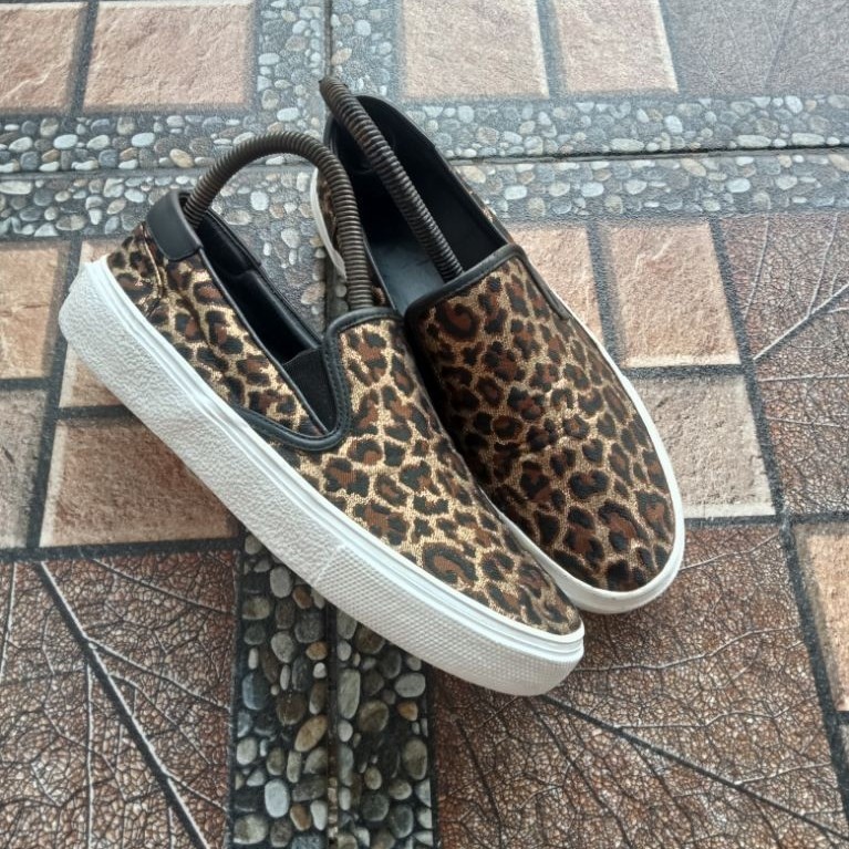 sepatu saint Laurent leopard slip on size 38/24cm made in spain original mulus