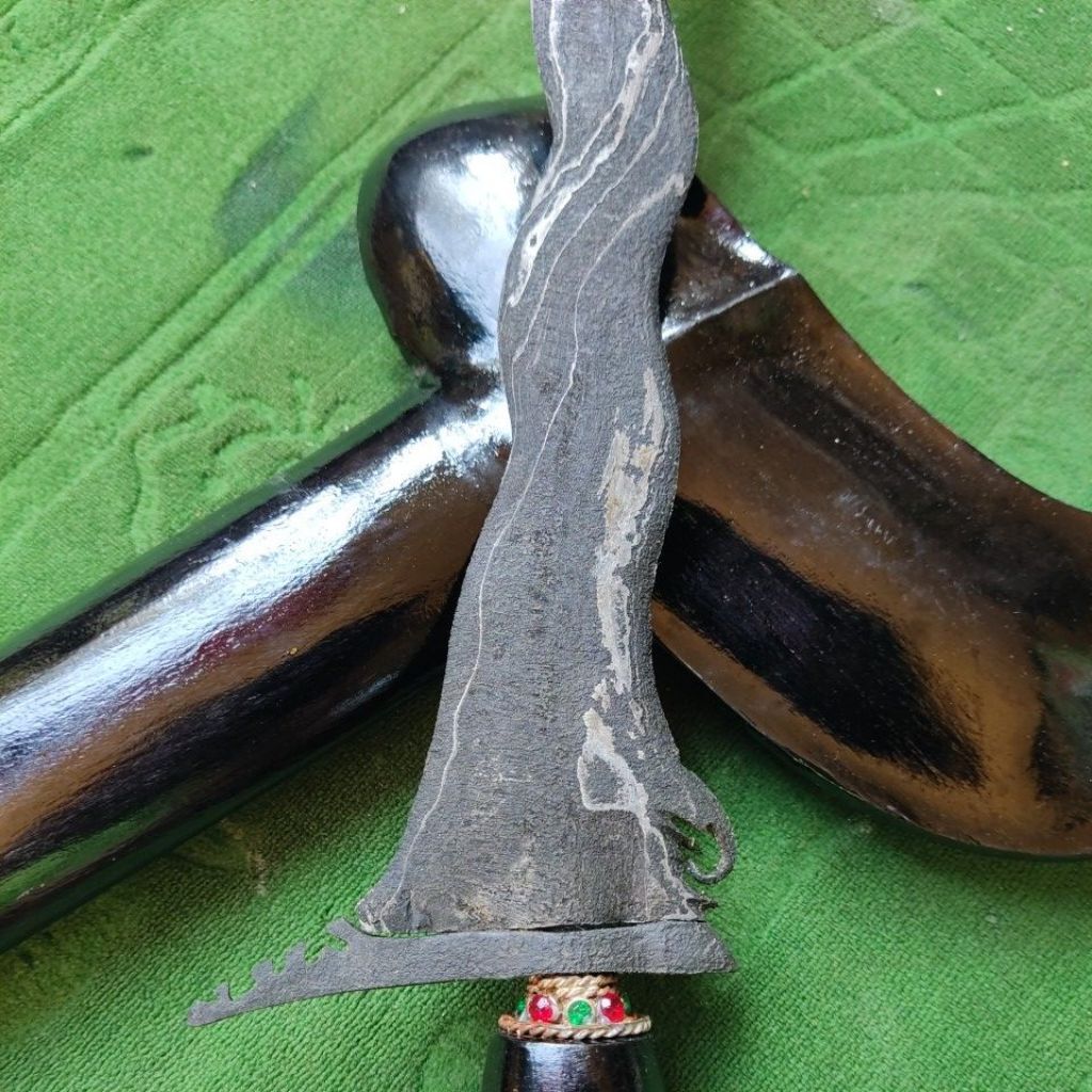 keris sangkelat pamor gubet