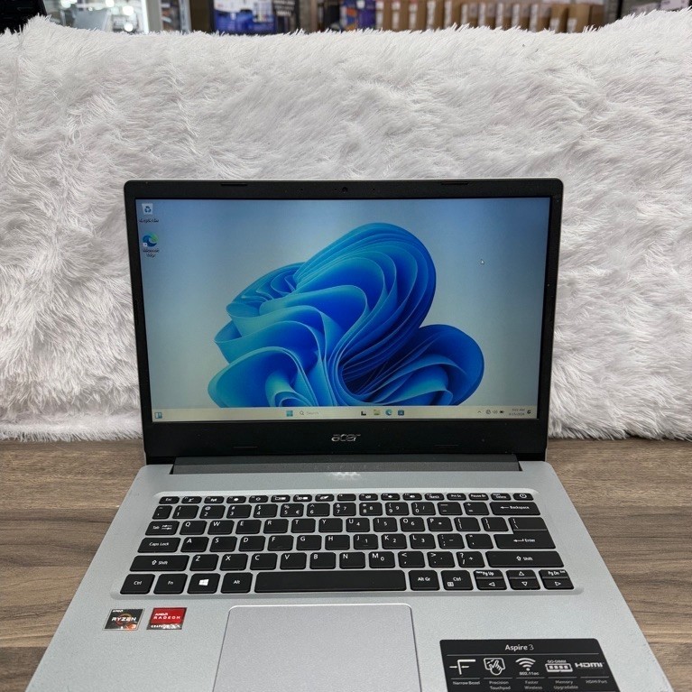 LAPTOP ACER ASPIRE 3 RYZEN 3-3250U RAM 4GB SSD 256 GB SIAP PAKAI