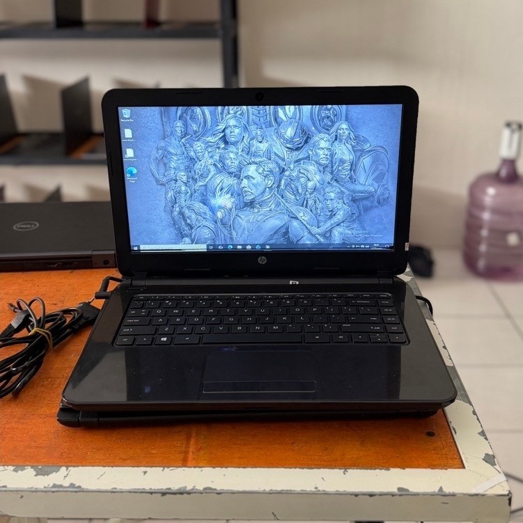 HP 14 notebook pc , amd A4-5000 , ram 4 ,ssd128