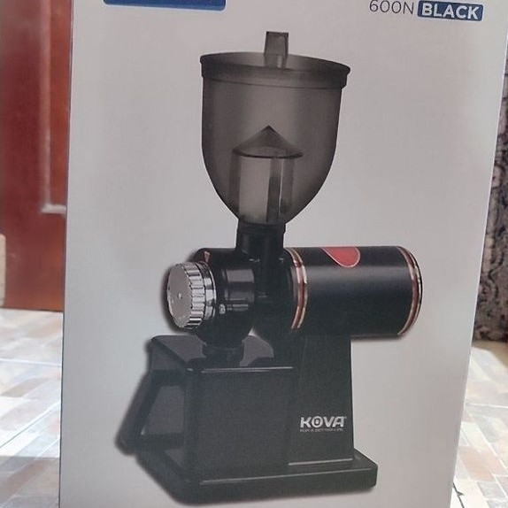 Penggiling Kopi KOVA 600N BLACK manual dengan tangki serbaguna