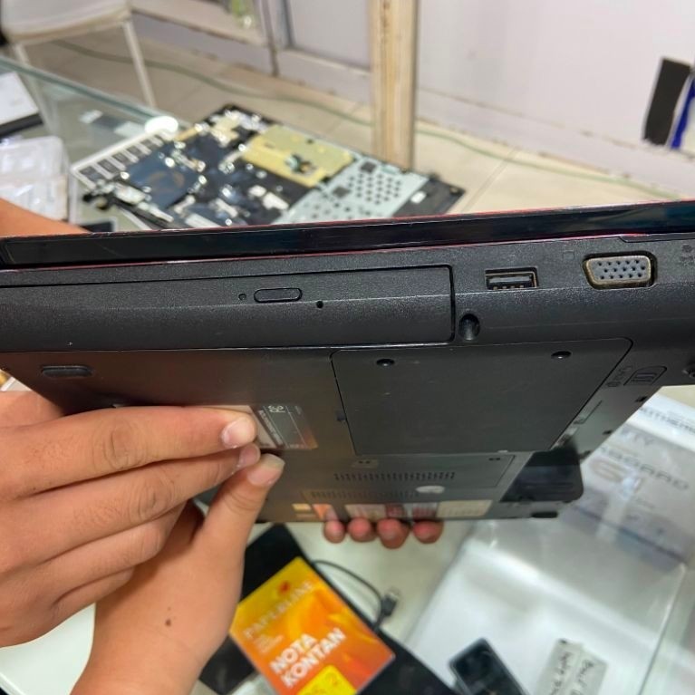 Laptop Toshiba L745