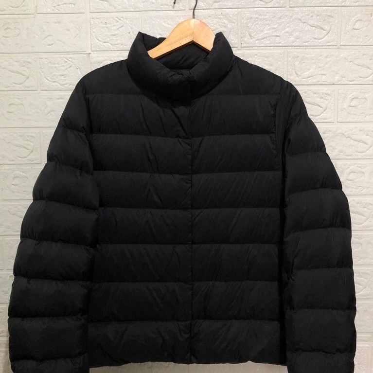 UNIQLO Ultralight Down Cocoon jaket black pocketable