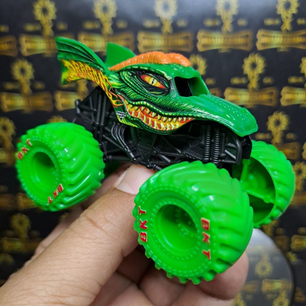 LOOSE SPIN MASTER MONSTER JAM DRAGON HIJAU MONSTER JAM 1:70 MONSTER JAM