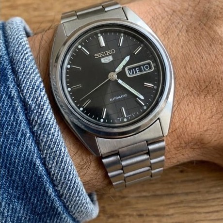 JAM TANGAN SEIKO 5 AUTOMATIC 7s26 MILITARY