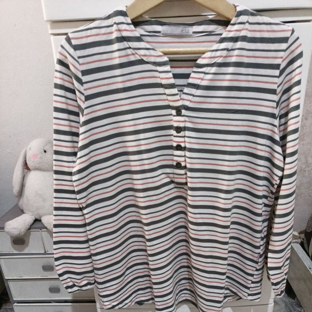 Preloved Like New Kaos Panjang Wanita EXIT XL