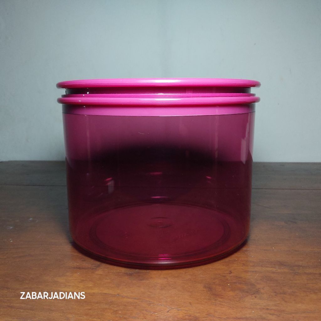 Tupperware jolly keeper 1.7L